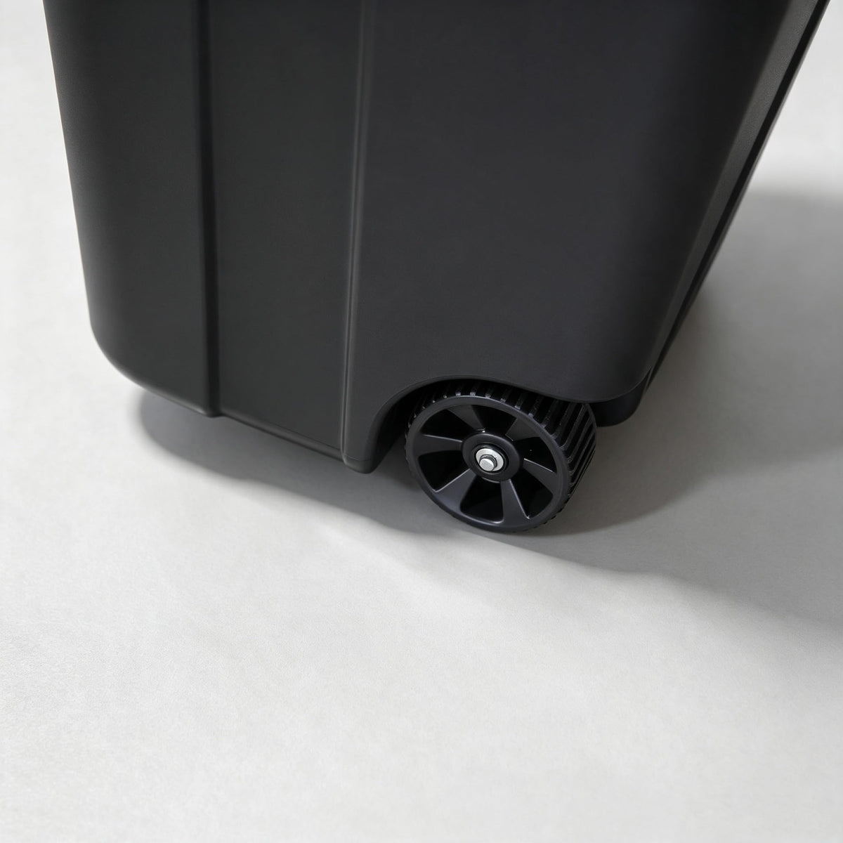 32 Gallon Black Plastic Wheeled Trash Can with Lid C388144