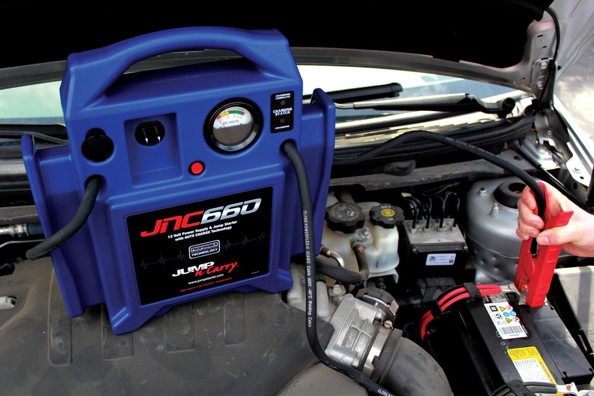 1700 Peak Amp 12 Volt Jump Starter and 2.5 Amp Battery Maintainer D7369